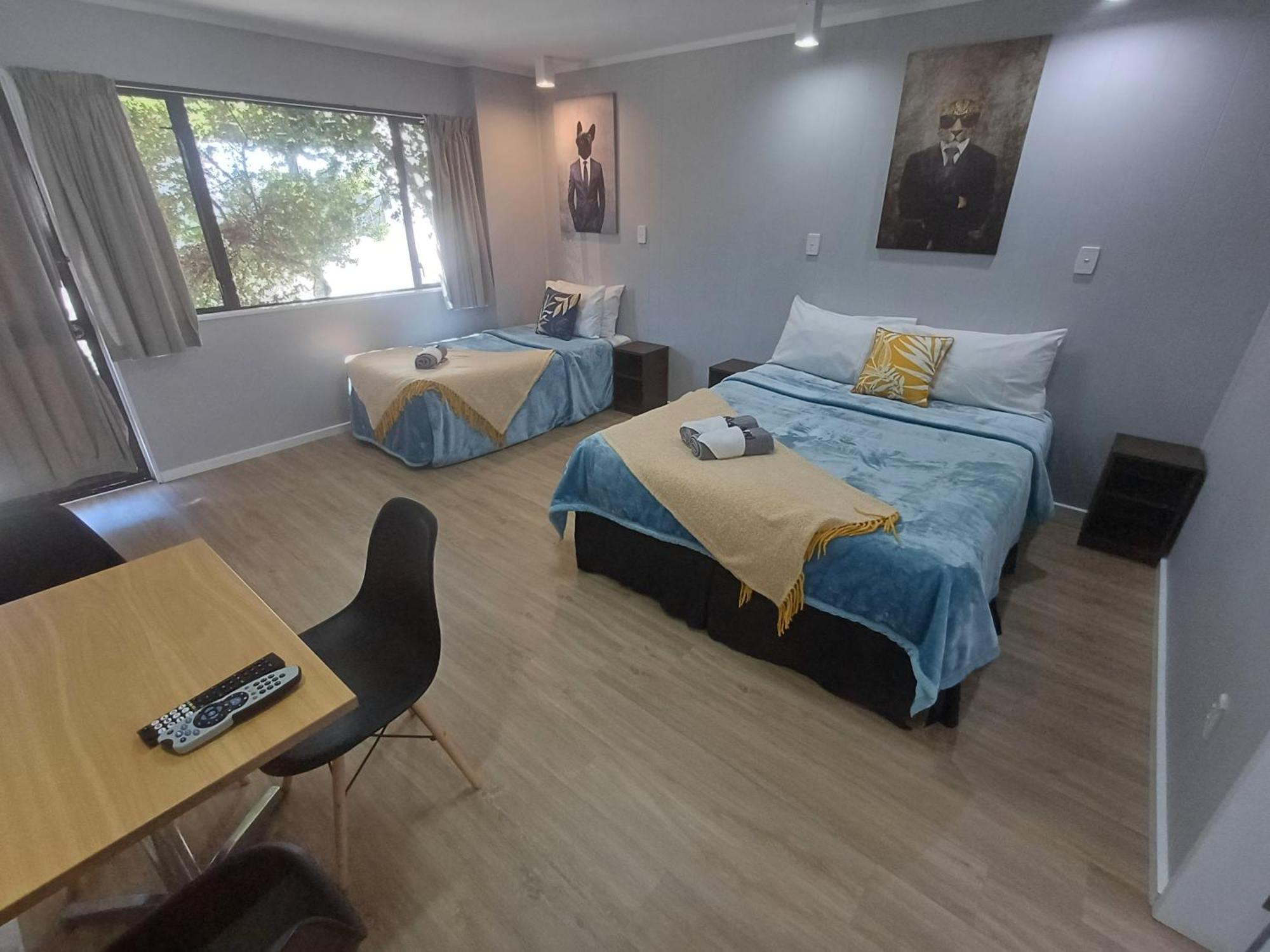 Gothic Heights Motel Christchurch Bilik gambar